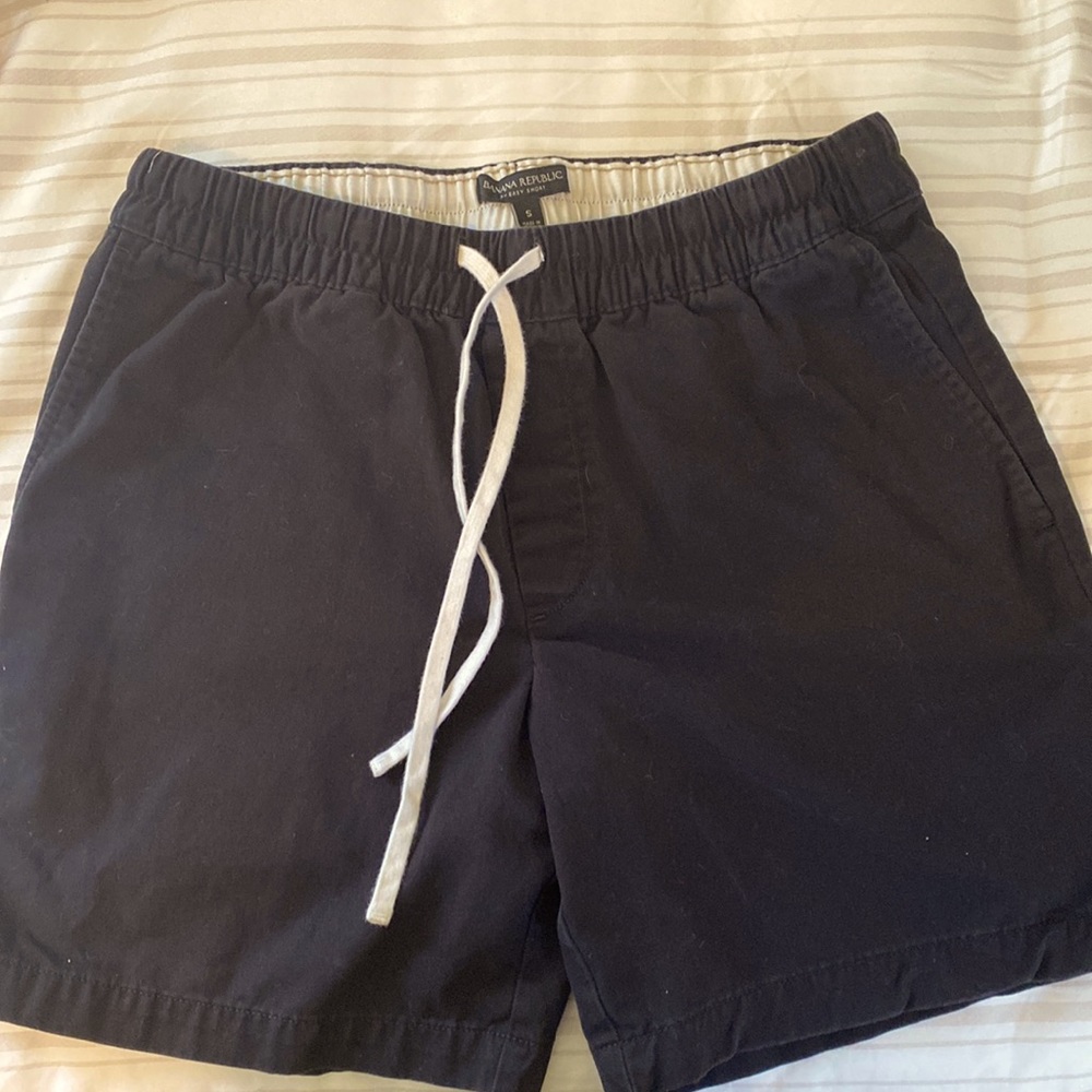 Banana Republic 7” easy shorts